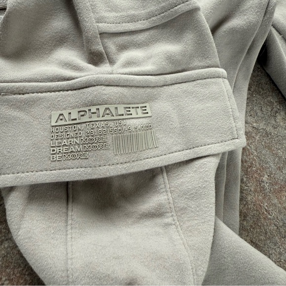 Alphalete Identity Cargo Light Gray Joggers Size Medium - Picture 3 of 11
